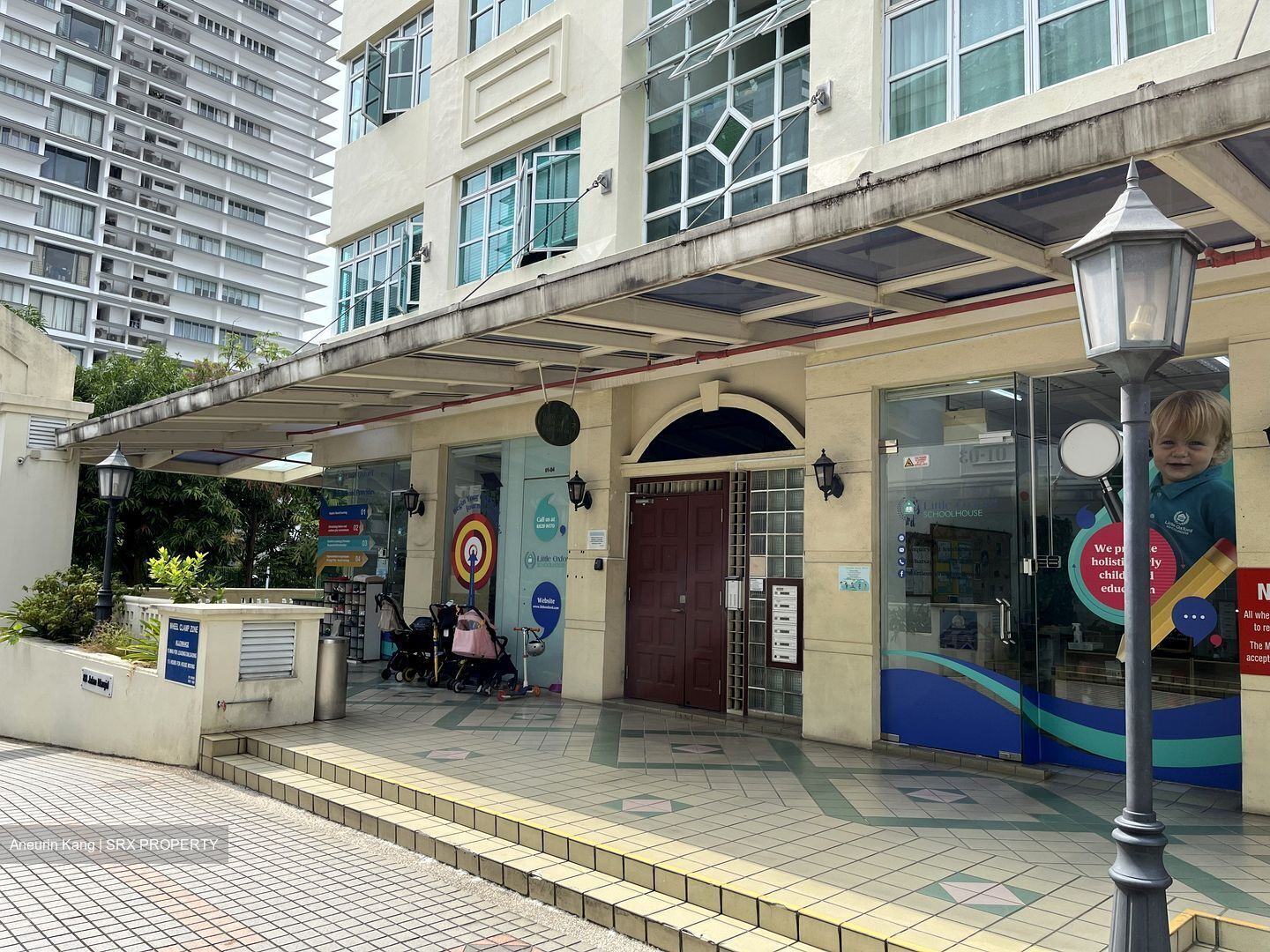 Kingston Terrace (D14), Retail #621486021